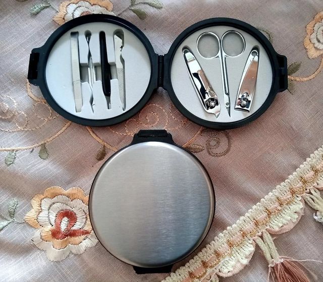 Set manicure, vendibile anche in stock