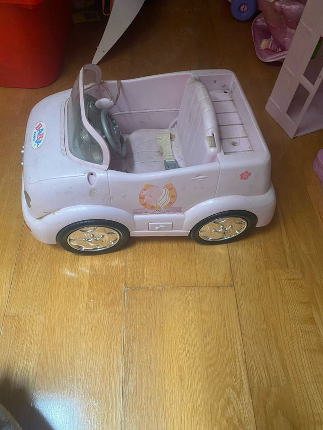 Coche muñecos con llave y luces