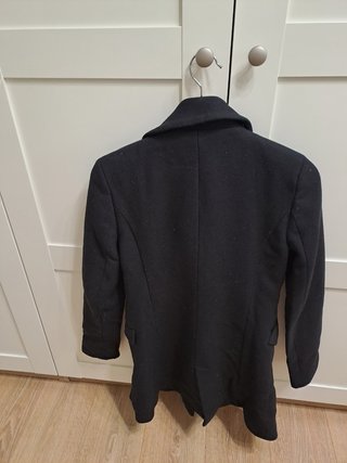 Abrigo negro Zara
