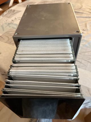 Caja almacenamiento para cds