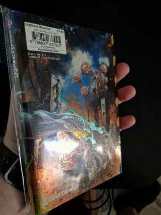 Kaiju No. 8. Variant (Vol.5) Marco Checchetto