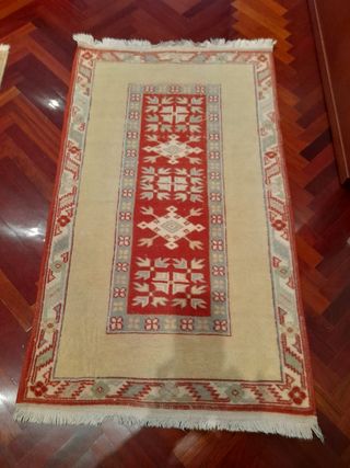 Alfombra turca de lana 100%.