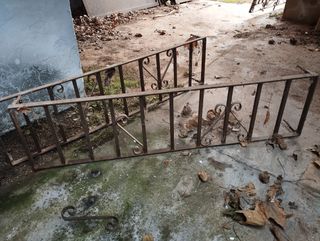 4 unidades de Balconcillos-reja de ventanas.