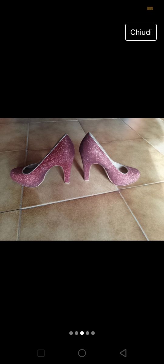 Scarpe rosse glitterate da vera Diva!