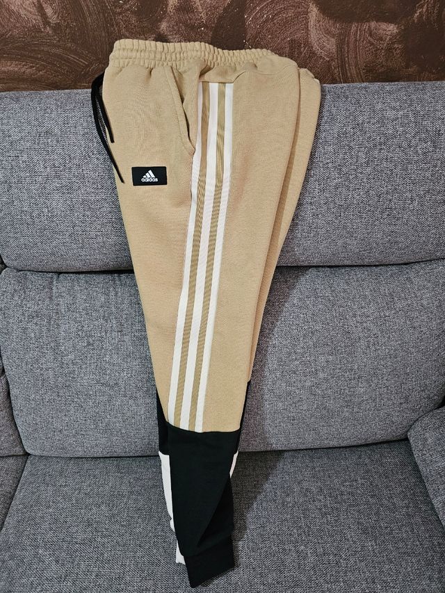 Adidas chandal conjunto más camiseta.