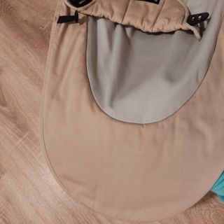 Hamaca babybjorn con juguete y funda