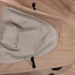 Hamaca babybjorn con juguete y funda