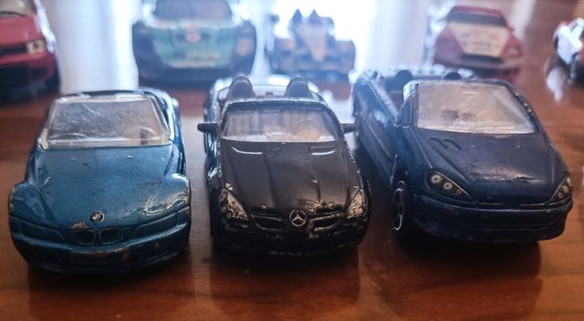 Modellini di collezioni diverse (ascolto offerte)