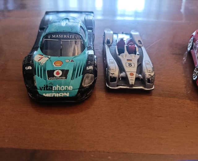 Modellini di collezioni diverse (ascolto offerte)