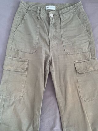 pantalón cargo verde caqui mujer