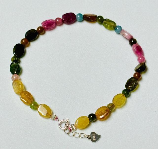 Pulsera con turmalinas de colores y plata ley 925