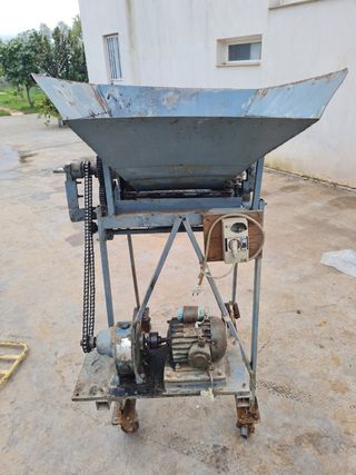 Maquina machacar uvas