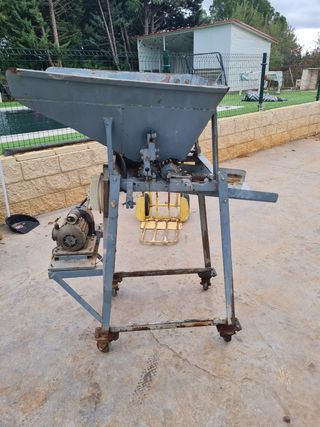 Maquina machacar uvas