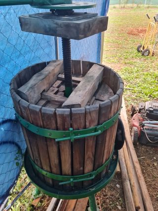 Prensa para vino...mosto etc