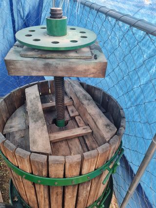 Prensa para vino...mosto etc