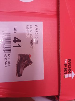 Zapatos de seguridad nuevos
