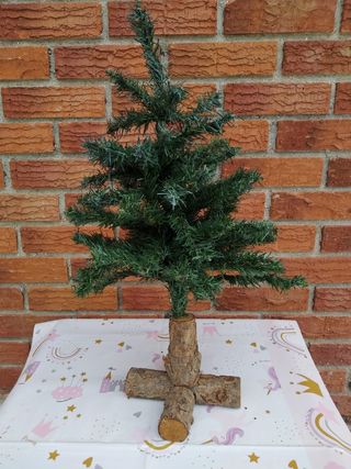 Árbol Navidad pie tronco. Medidas 62 cm