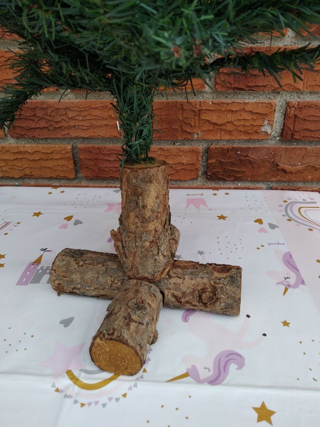 Árbol Navidad pie tronco. Medidas 62 cm