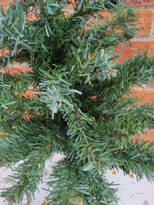 Árbol Navidad pie tronco. Medidas 62 cm