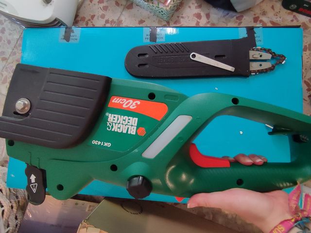 Motosierra eléctrica black&deker