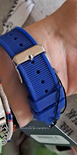 Reloj Tommy Hilfiger sin estrenar con etiquetas