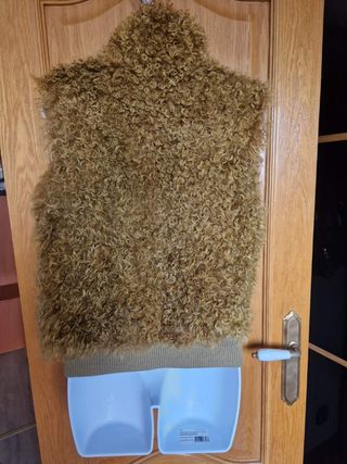 La chaqueta de piel natural. Size L