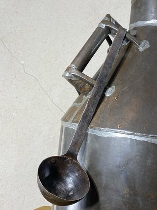 Gran zafra antigua mielera de latón estañado