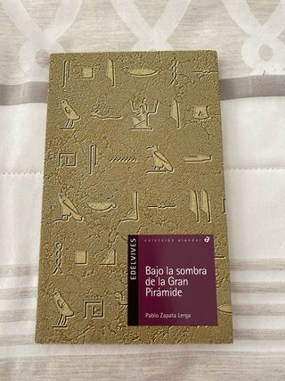 Bajo la sombra de la Gran Pirámide