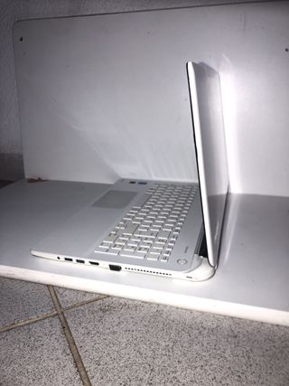 Toshiba Satellite L50-B (i3)