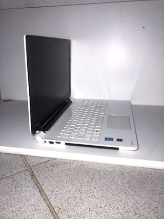 Toshiba Satellite L50-B (i3)