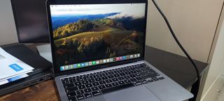 MacBook Air 2020 i7 - 16GB RAM, 512GB SSD