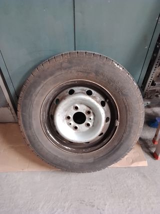 Llanta Iveco daily