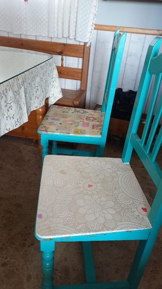 Conjunto rinconera ,mesas y sillas