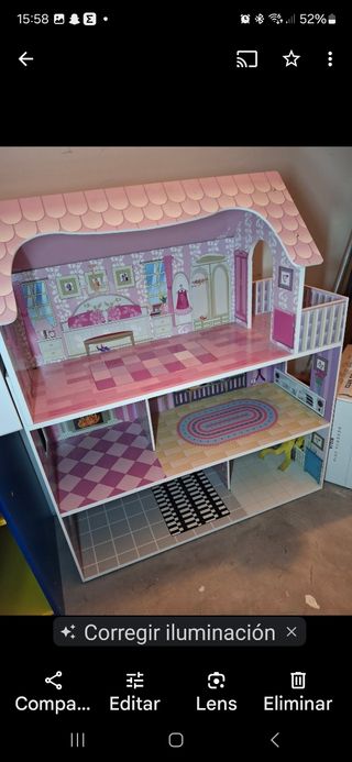 Casita de muñecas de madera