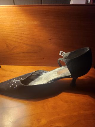 Zapato de salón negro 