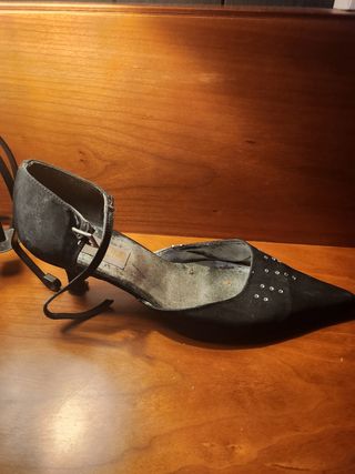 Zapato de salón negro 