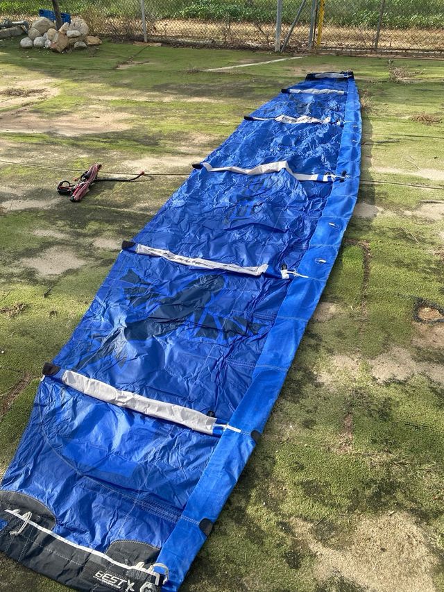 Tabla de Windsurf Naish TTpro134 + Cometa  accesr