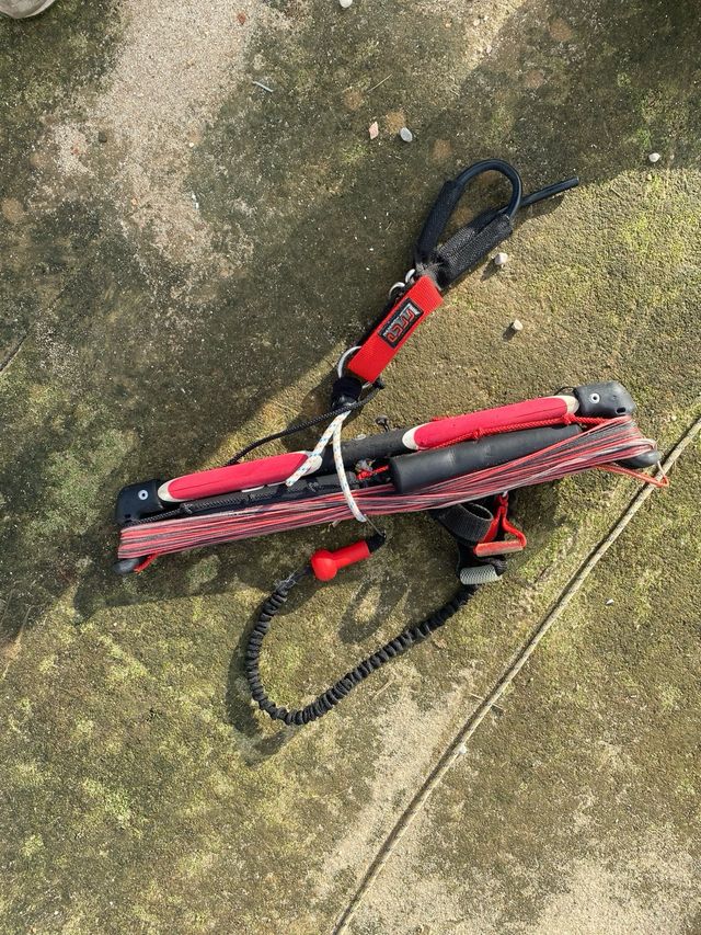 Tabla de Windsurf Naish TTpro134 + Cometa  accesr