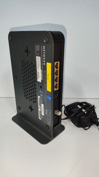 Router módem Netgear CG3100D