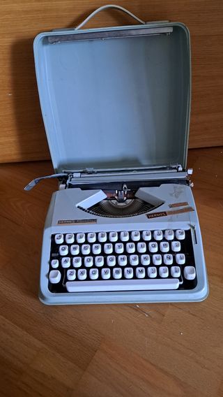 Máquina de escribir hermes baby
