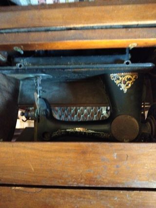 Maquina de coser antigua