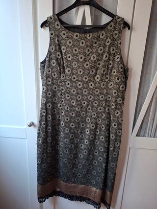 Vestido de fiesta negro con abalorios