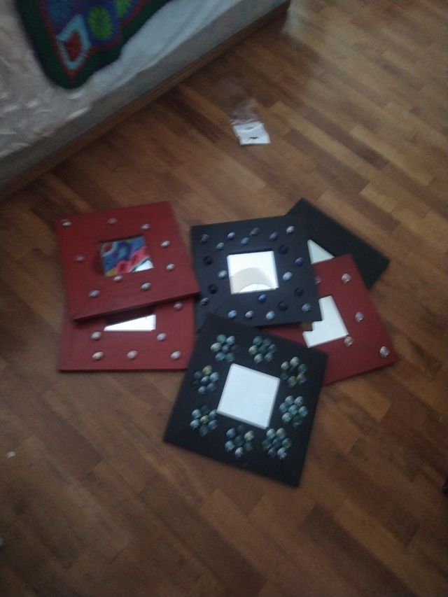 Sei quadri Ikea con specchio per 10€