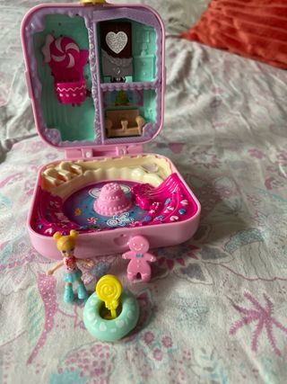 Polly pocket
