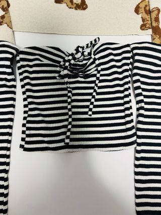 Jersey Bershka Nuevo y Camiseta Stradivarius