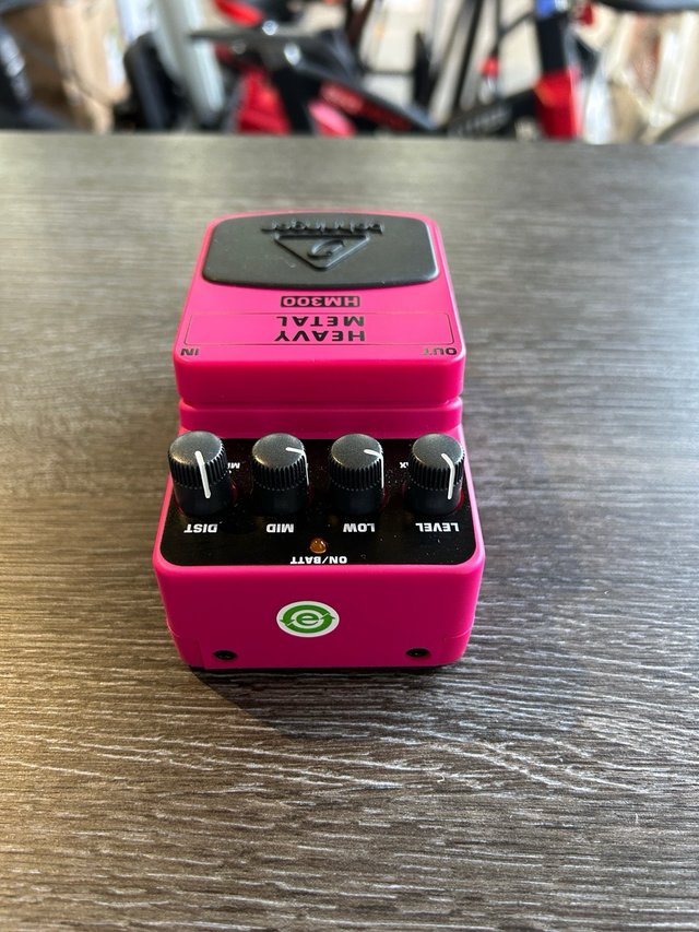Pedal Guitarra Efecto Behringer HEAVY METAL HM300