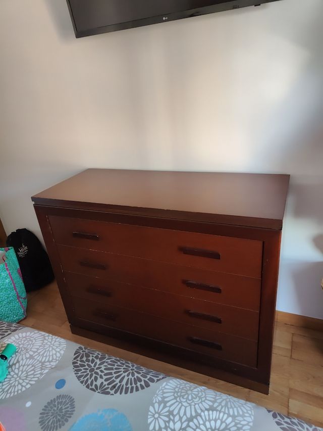 Cómoda de madera maciza
