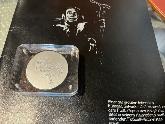 Medalla Salvador Dali