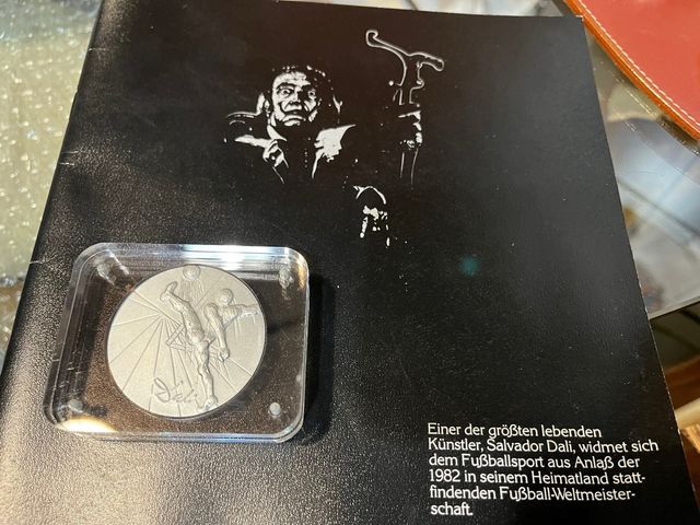 Medalla Salvador Dali