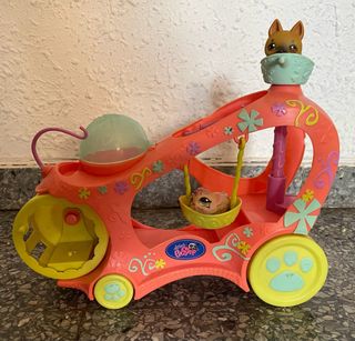 Coche pet shop y 2 muñecos